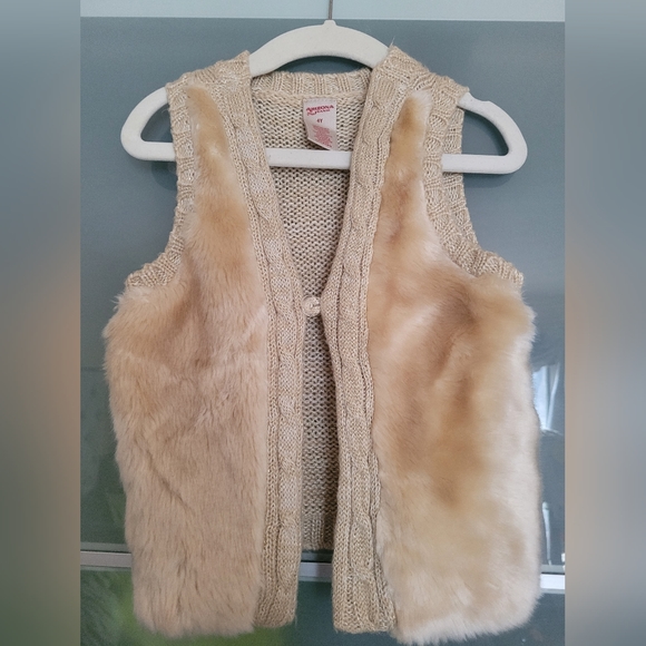 Arizona Girls Faux Fur Golden Vest 4YR - Picture 1 of 4